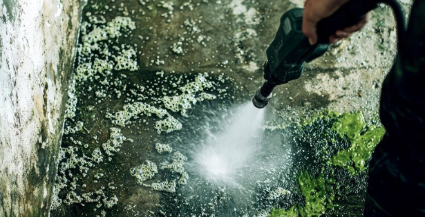 Professional pressure washing services in Ventura