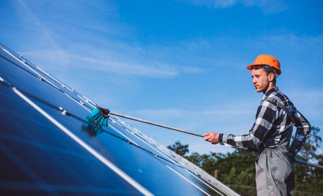 Top-rated solar panel cleaning company in Thousand Oaks